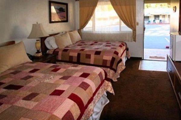 Hotel Dunsmuir Lodge